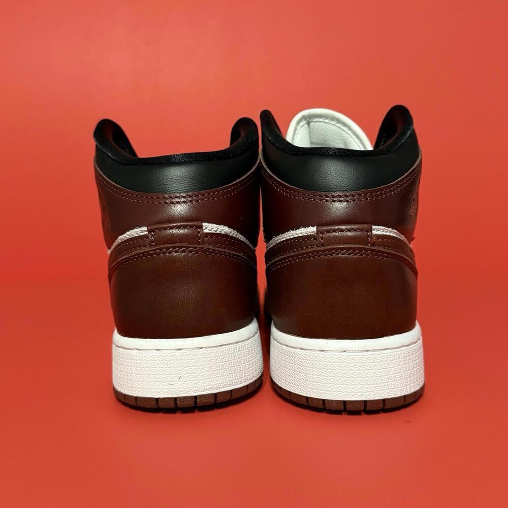 Nike Air Jordan 1 Mid GS SE Dark Pony Shoes HF3193-102 Size 6.5 Men / 8 Women - Picture 4 of 7